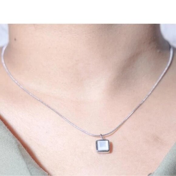 Stylish Silver Square Pendant Necklace - Elegant Jewelry for Women - Picture 3 of 3